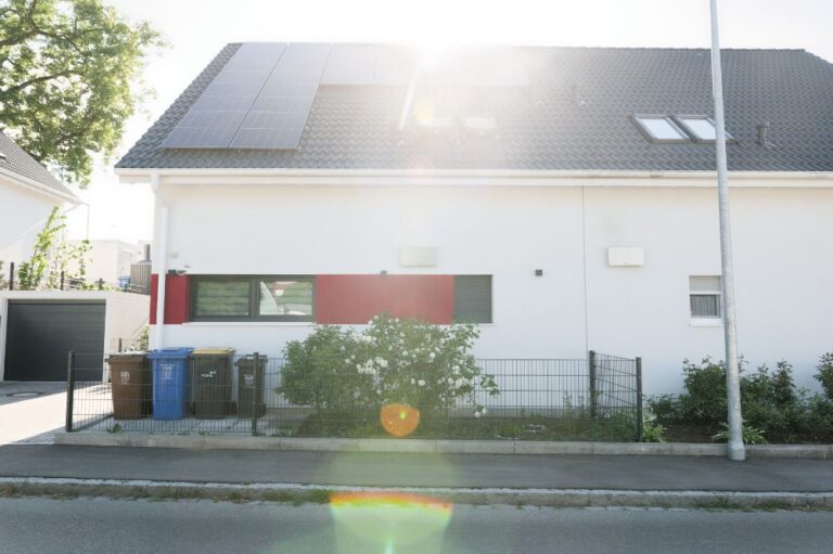 bok domu prefabrykowanego